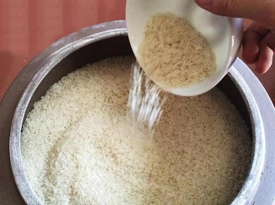 Cuối năm, đừng vội bỏ thứ này khỏi nhà: Nhiều người dọn cho gọn rồi tiền bạc bắt đầu trục trặc- Ảnh 3. Cuối năm, đừng vội bỏ thứ này khỏi nhà: Nhiều người dọn cho gọn rồi tiền bạc bắt đầu trục trặc- Ảnh 3.