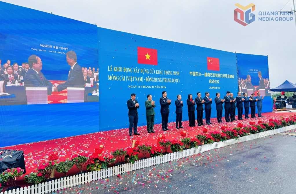 bat1411226khoi-dong-xay-dung-cua-khau-thong-minh-mong-cai-dong-hung2-1770907907220-17709079073991477315494