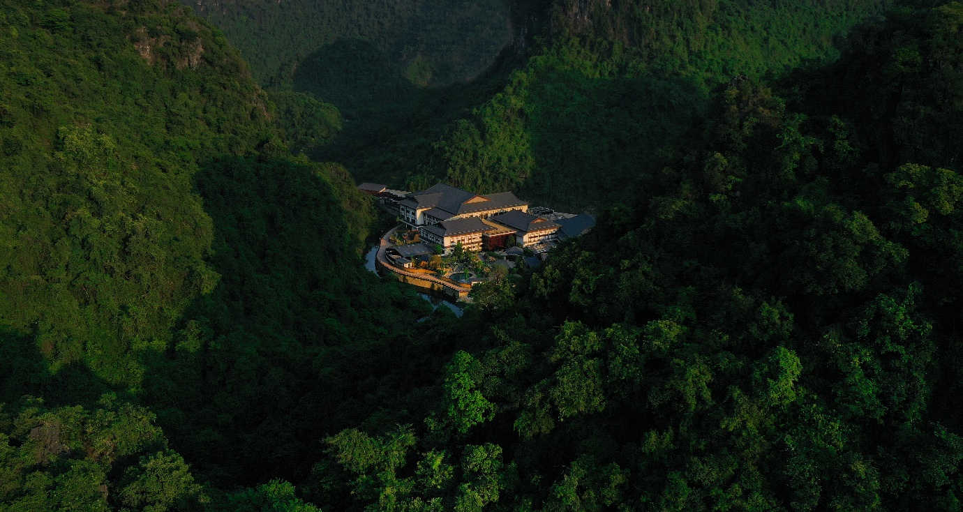 Sun Group hợp tác Hilton vận hành Yoko Onsen Quang Hanh hút tệp khách quốc tế cao cấp đến Quảng Ninh - Ảnh 2. Sun Group hợp tác Hilton vận hành Yoko Onsen Quang Hanh hút tệp khách quốc tế cao cấp đến Quảng Ninh - Ảnh 2.