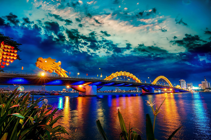 cau-rong-da-nang-31629438765-17720921667141432303452-1772093450629-1772093451105990456686-1772158419546-17721584263721832519542 Lần đầu tiên: Sun Phú Quốc Airways mở đường bay thẳng đến vùng biển không phải Phú Quốc - Ảnh 6.