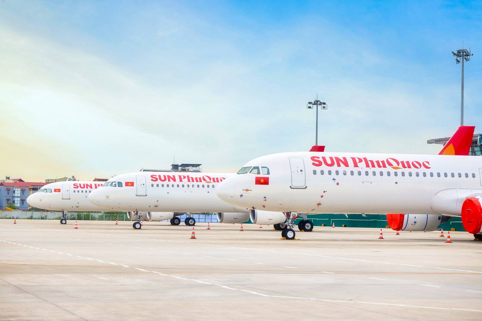 sun-phu-quoc-airways-don-tau-bay-2-1772092074154-1772092074930919189567-1772093442633-1772093442844526177917-1772158409500-17721584096402084081119 Lần đầu tiên: Sun Phú Quốc Airways mở đường bay thẳng đến vùng biển không phải Phú Quốc - Ảnh 2.