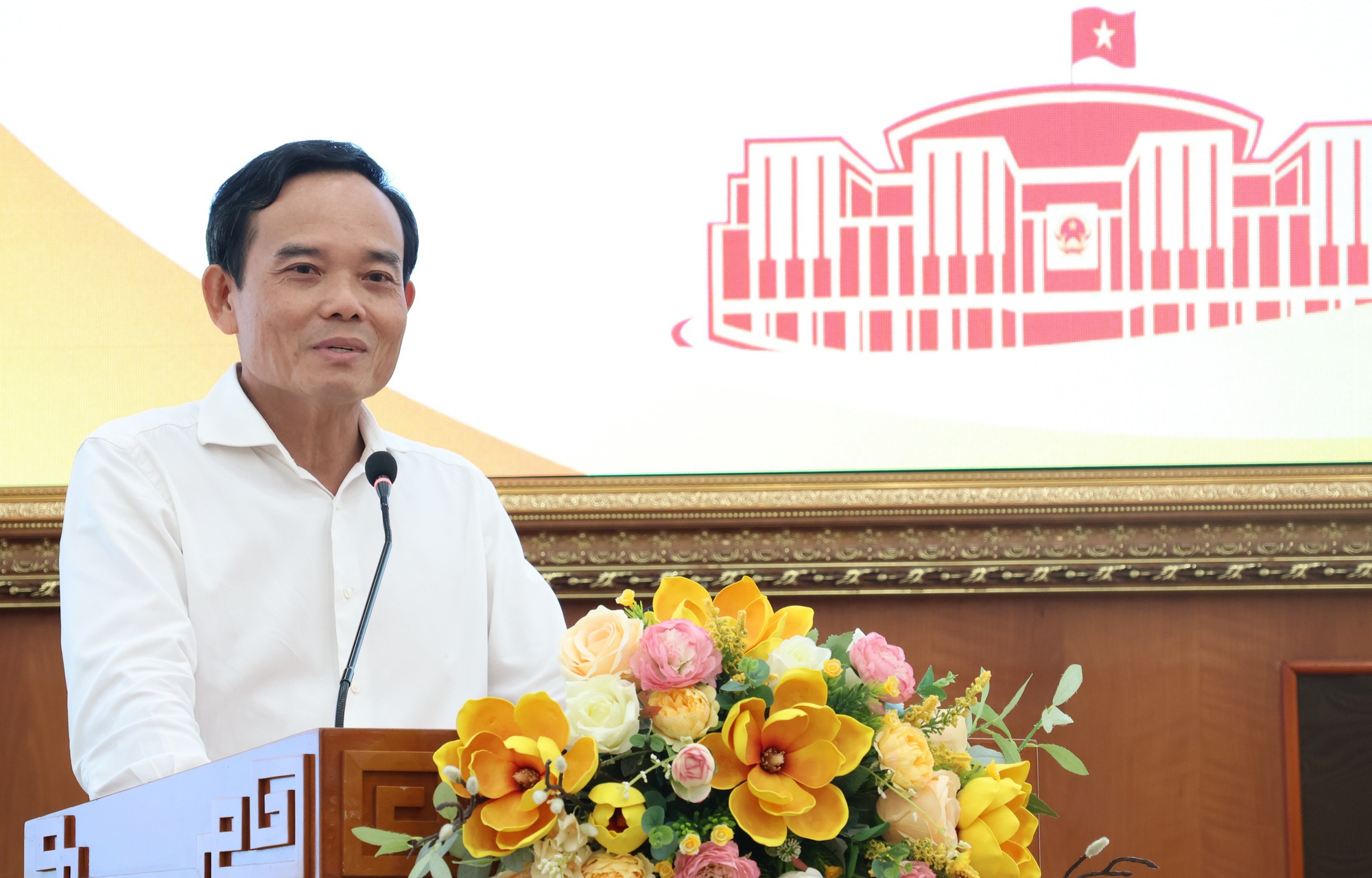 img3522-17724477667791287194418-1772455766686-17724557672041962440651 Bí thư Thành ủy TPHCM hứa với cử tri: Metro số 2 sẽ nhanh hơn Metro số 1 - Ảnh 3.