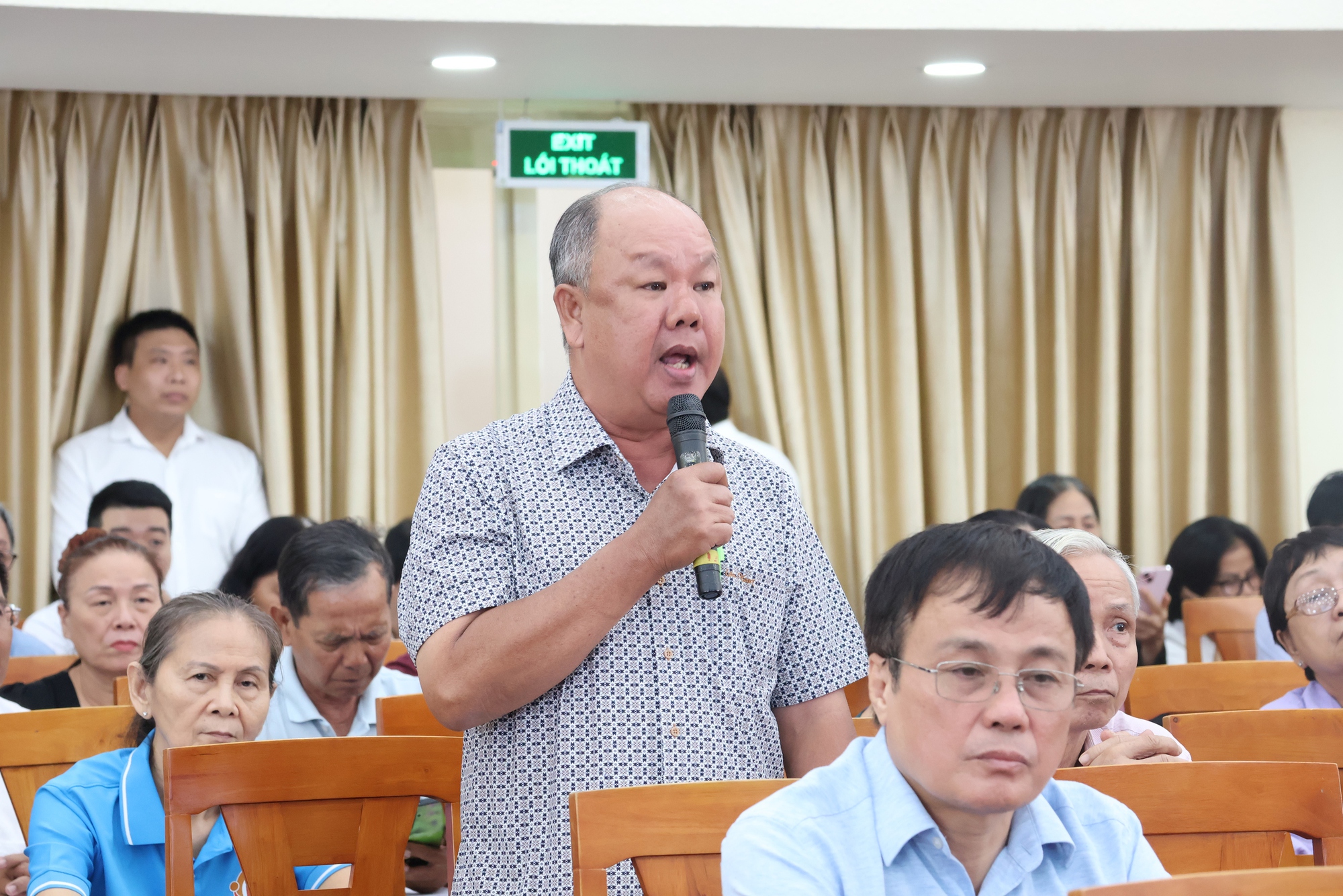 img3586-1772447766347939773201-1772455766686-17724557671221148666676 Bí thư Thành ủy TPHCM hứa với cử tri: Metro số 2 sẽ nhanh hơn Metro số 1 - Ảnh 7.