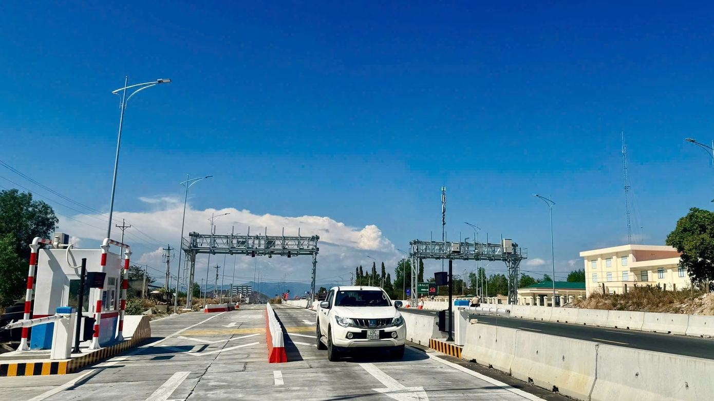 Thu phí 5 tuyến cao tốc từ đêm nay, lái xe cần lưu ý gì?- Ảnh 1.