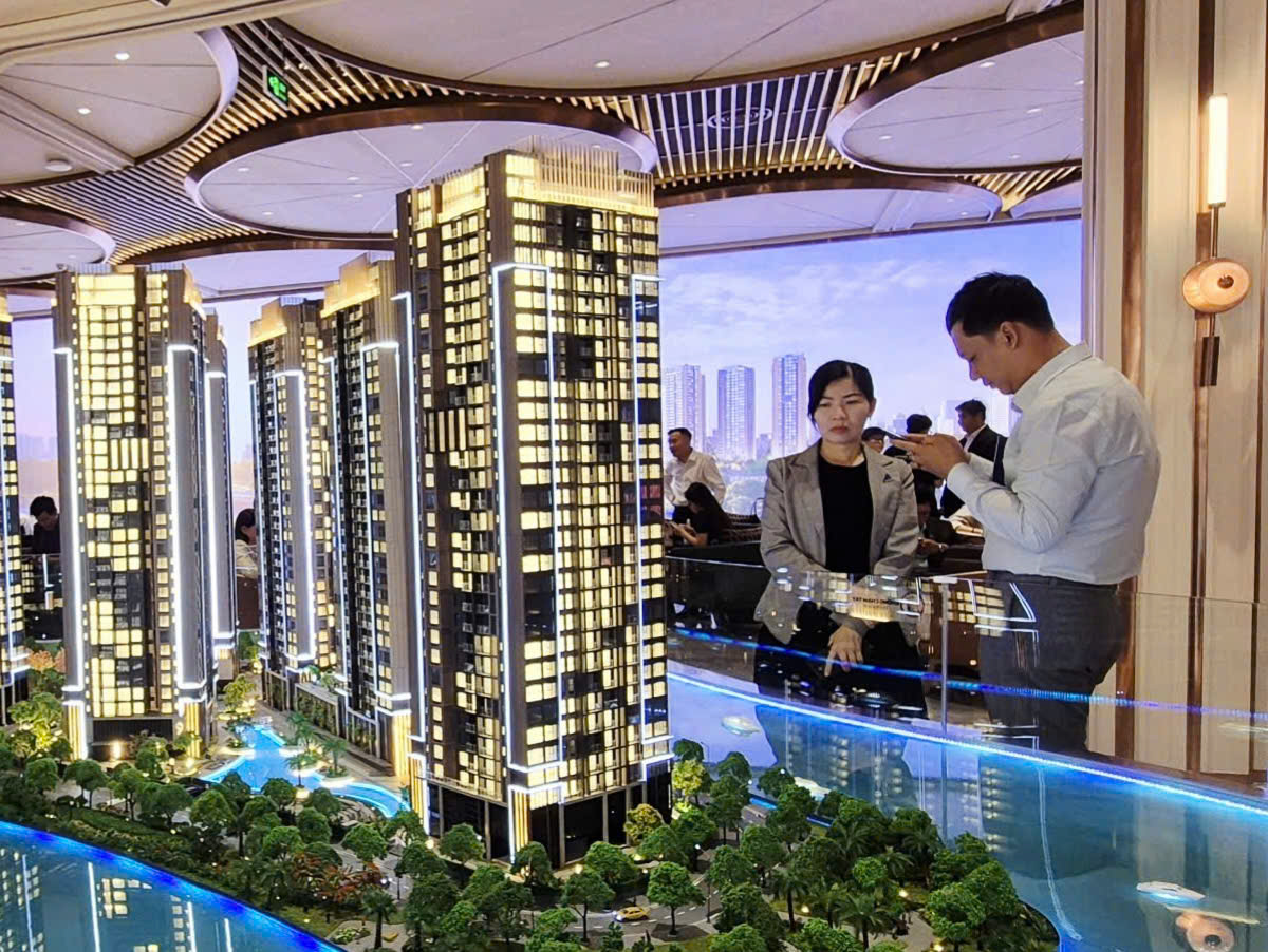 Lãi suất vay mua nhà tăng áp lực lên thị trường bất động sản- Ảnh 1.