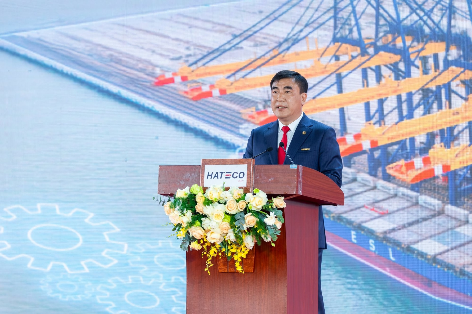 ong-tran-van-ky-cthdqt-hateco-2-174383496263416977213-1744187168496-17441871686781717661256-1773674683497550555348-1773717944185-17737179444271439884808 Doanh nghiệp của đại gia gốc Hưng Yên trúng thầu siêu dự án cảng container hơn 1,7 tỷ USD tại Đà Nẵng - Ảnh 2.