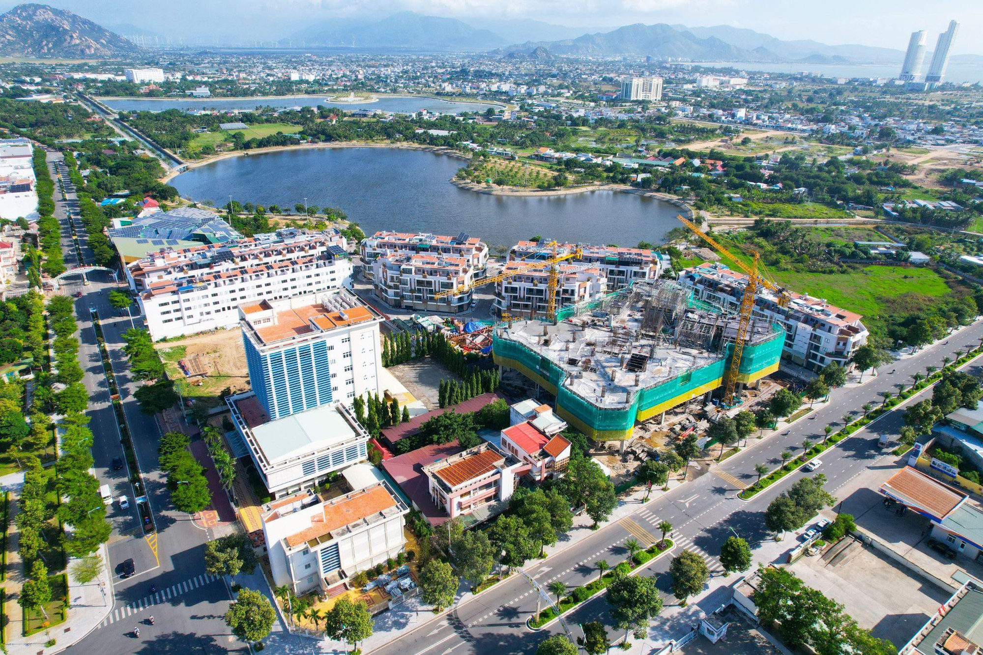 Hacom Tower – Tòa tháp biểu tượng đúng nghĩa của đô thị Nam Khánh Hòa - Ảnh 1. Hacom Tower – Tòa tháp biểu tượng đúng nghĩa của đô thị Nam Khánh Hòa - Ảnh 1.