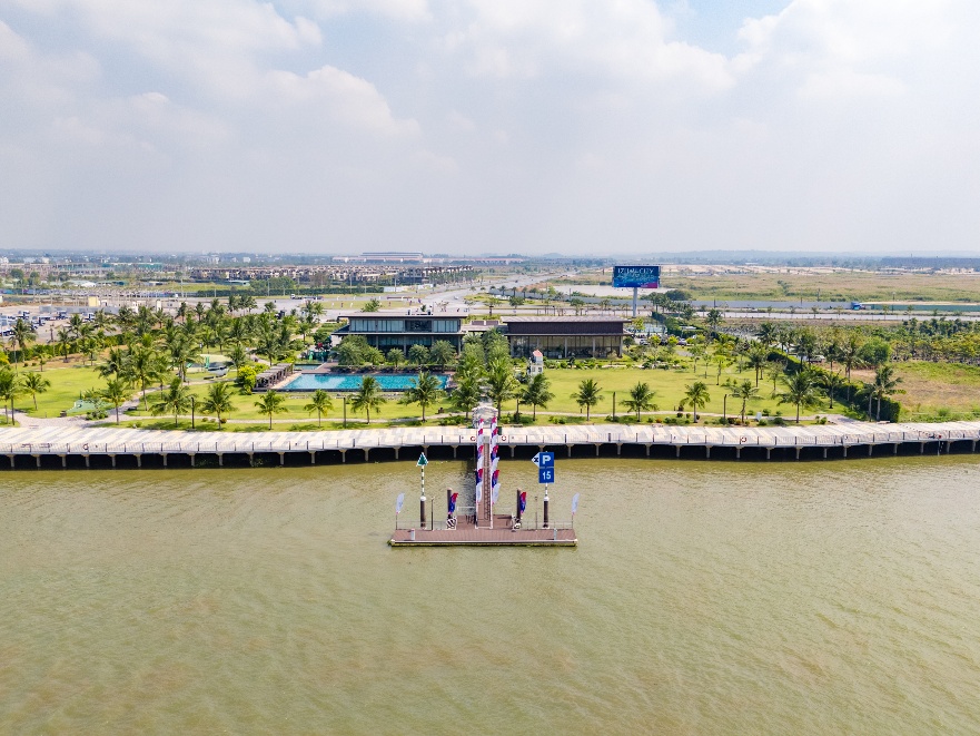 BĐS phía Đông TP.HCM bước vào “thời thanh xuân” - Ảnh 1. BĐS phía Đông TP.HCM bước vào “thời thanh xuân” - Ảnh 1.