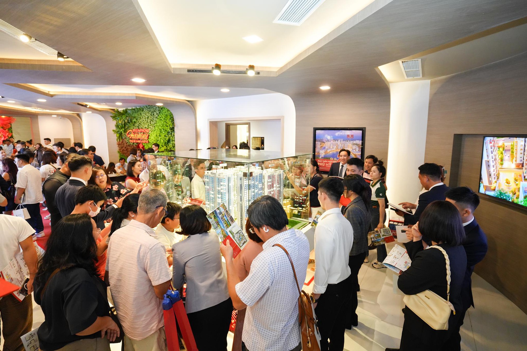 Harmonie ghi nhận gần 1.500 booking, đợt mở bán đầu tiên tiêu thụ gần 100% giỏ hàng - Ảnh 4. Harmonie ghi nhận gần 1.500 booking, đợt mở bán đầu tiên tiêu thụ gần 100% giỏ hàng - Ảnh 4.