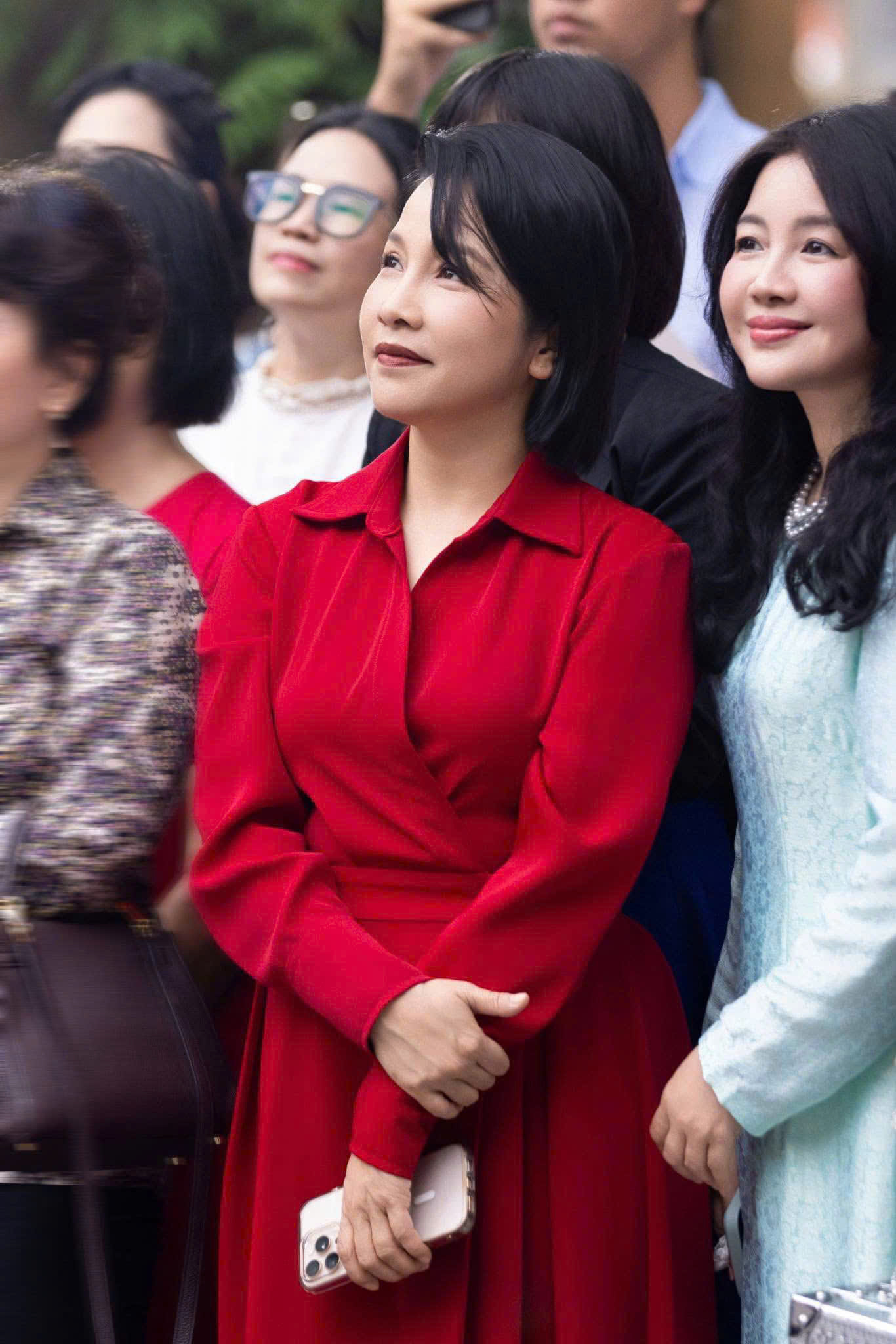 4-17742775166801659474474-1774423995361-1774423995538568628305 Nữ ca sĩ sống cuộc đời rực rỡ bậc nhất Vbiz: U55 viên mãn trong biệt phủ hơn 10.000m2 - Ảnh 7.